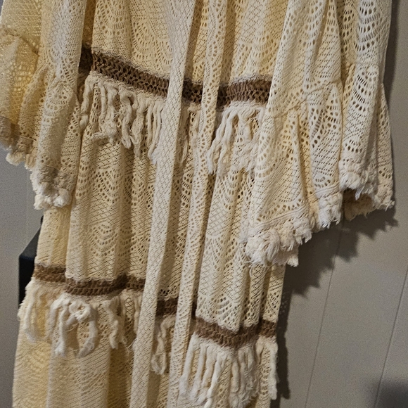 Off-white cropped two piece crochet set - Picture 6 of 8